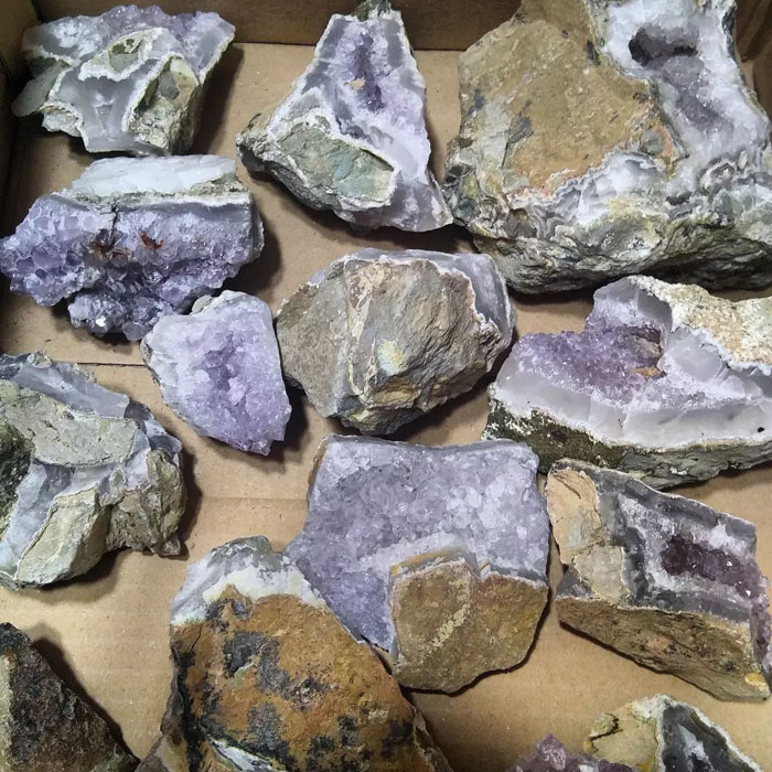 سنگ آمیتیست